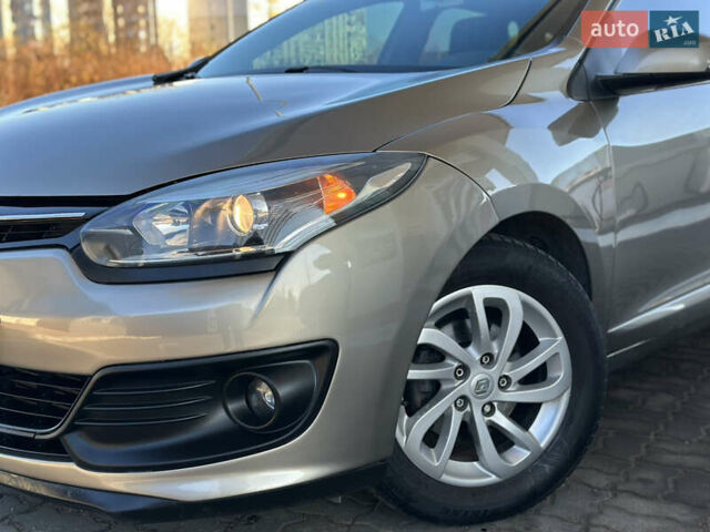 Бежевий Рено Меган, об'ємом двигуна 1.46 л та пробігом 246 тис. км за 6990 $, фото 19 на Automoto.ua