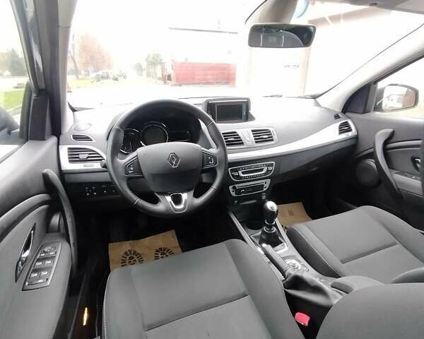 Бежевый Рено Меган, объемом двигателя 1.46 л и пробегом 250 тыс. км за 8500 $, фото 16 на Automoto.ua