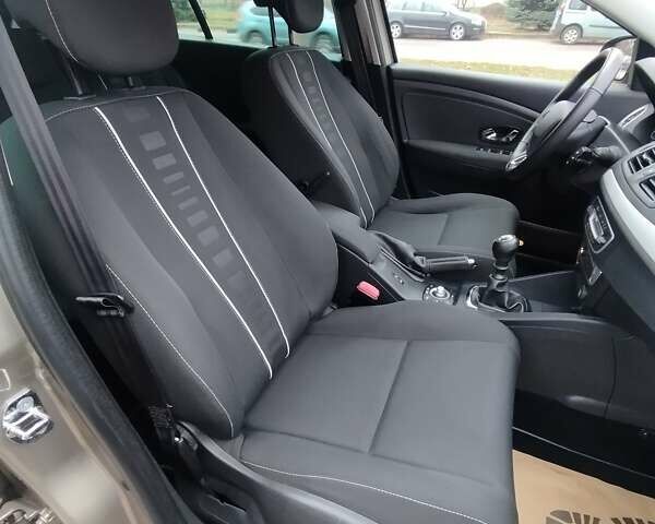 Бежевый Рено Меган, объемом двигателя 1.46 л и пробегом 250 тыс. км за 8500 $, фото 42 на Automoto.ua