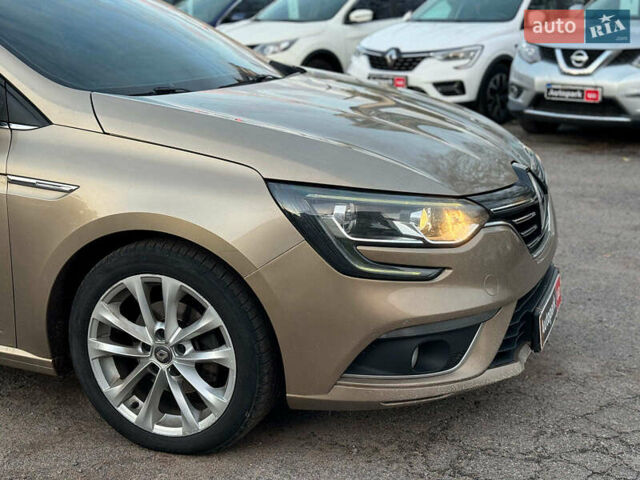 Бежевий Рено Меган, об'ємом двигуна 1.5 л та пробігом 241 тис. км за 12890 $, фото 2 на Automoto.ua
