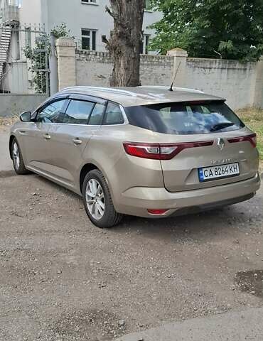 Бежевый Рено Меган, объемом двигателя 1.46 л и пробегом 261 тыс. км за 12500 $, фото 4 на Automoto.ua