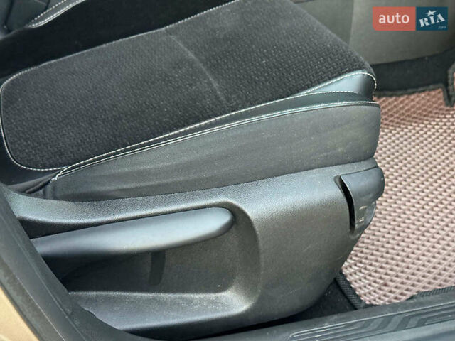 Бежевий Рено Меган, об'ємом двигуна 1.5 л та пробігом 241 тис. км за 12890 $, фото 25 на Automoto.ua