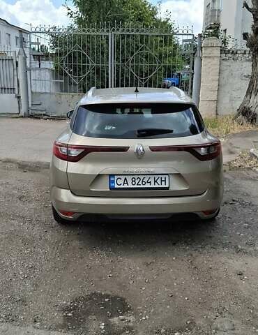 Бежевый Рено Меган, объемом двигателя 1.46 л и пробегом 261 тыс. км за 12500 $, фото 5 на Automoto.ua