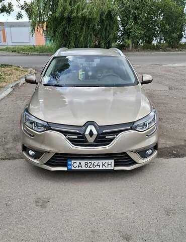 Бежевый Рено Меган, объемом двигателя 1.46 л и пробегом 261 тыс. км за 12500 $, фото 1 на Automoto.ua