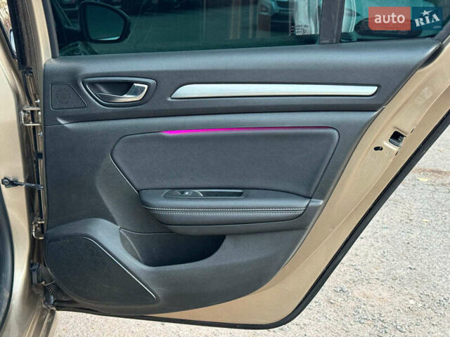 Бежевий Рено Меган, об'ємом двигуна 1.5 л та пробігом 241 тис. км за 12890 $, фото 21 на Automoto.ua