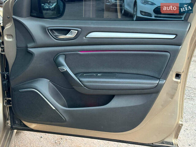 Бежевий Рено Меган, об'ємом двигуна 1.5 л та пробігом 241 тис. км за 12890 $, фото 23 на Automoto.ua