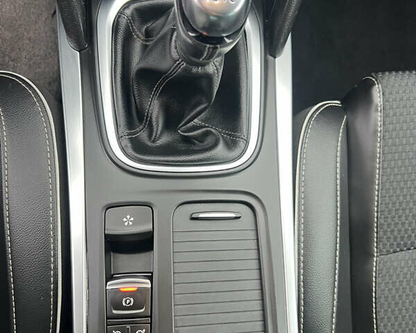 Бежевый Рено Меган, объемом двигателя 1.5 л и пробегом 128 тыс. км за 13500 $, фото 28 на Automoto.ua