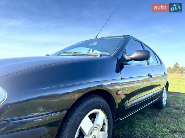 Чорний Рено Меган, об'ємом двигуна 1.6 л та пробігом 169 тис. км за 2800 $, фото 31 на Automoto.ua