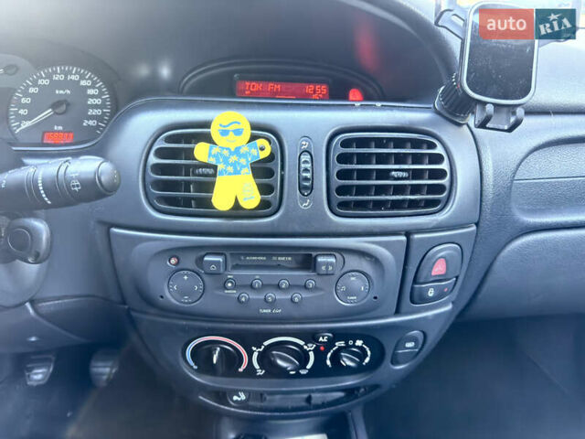 Чорний Рено Меган, об'ємом двигуна 1.6 л та пробігом 169 тис. км за 2800 $, фото 40 на Automoto.ua