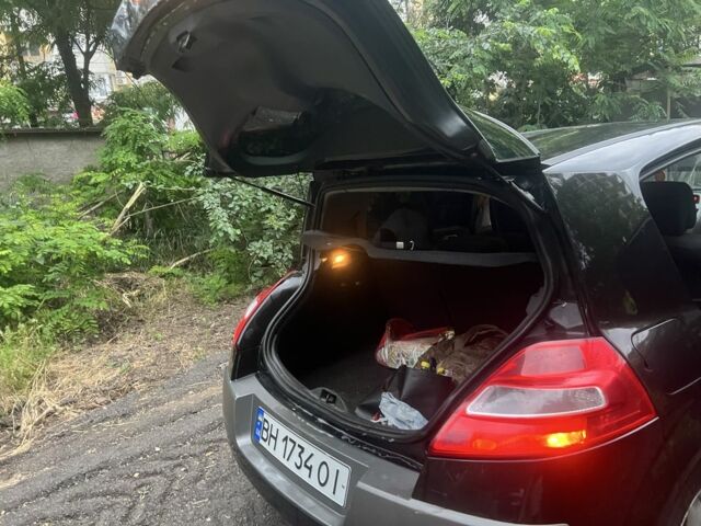 Рено Меган 2003 у Одесі на Automoto.ua Чорний Рено Меган, об'ємом двигуна 1.9 л та пробігом 175 тис. км за 3900 $, фото 4 на Automoto.ua