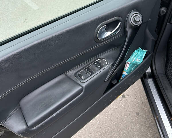 Черный Рено Меган, объемом двигателя 2 л и пробегом 250 тыс. км за 4400 $, фото 16 на Automoto.ua