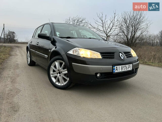 Черный Рено Меган, объемом двигателя 2 л и пробегом 250 тыс. км за 4400 $, фото 1 на Automoto.ua