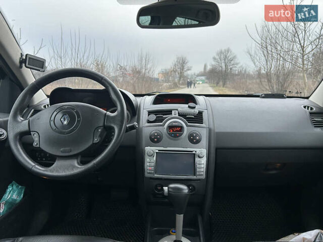 Черный Рено Меган, объемом двигателя 2 л и пробегом 250 тыс. км за 4400 $, фото 12 на Automoto.ua