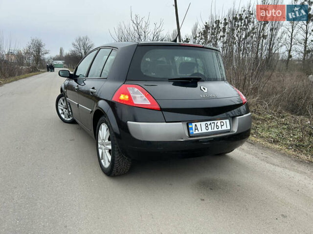 Черный Рено Меган, объемом двигателя 2 л и пробегом 250 тыс. км за 4400 $, фото 5 на Automoto.ua