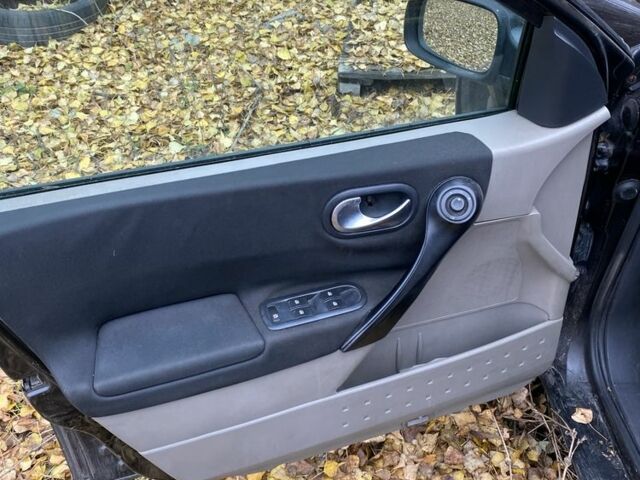 Черный Рено Меган, объемом двигателя 1.6 л и пробегом 250 тыс. км за 2100 $, фото 3 на Automoto.ua