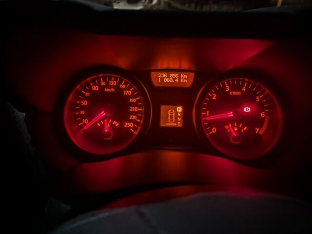 Чорний Рено Меган, об'ємом двигуна 2 л та пробігом 236 тис. км за 4300 $, фото 5 на Automoto.ua