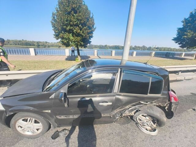 Рено Меган 2004 в Киеве на Automoto.ua Черный Рено Меган, объемом двигателя 1.5 л и пробегом 350 тыс. км за 1300 $, фото 2 на Automoto.ua