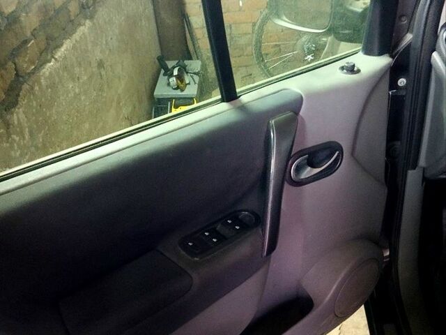 Чорний Рено Меган, об'ємом двигуна 1.5 л та пробігом 178 тис. км за 4200 $, фото 6 на Automoto.ua