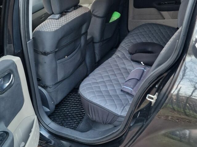 Черный Рено Меган, объемом двигателя 1.9 л и пробегом 238 тыс. км за 4200 $, фото 10 на Automoto.ua