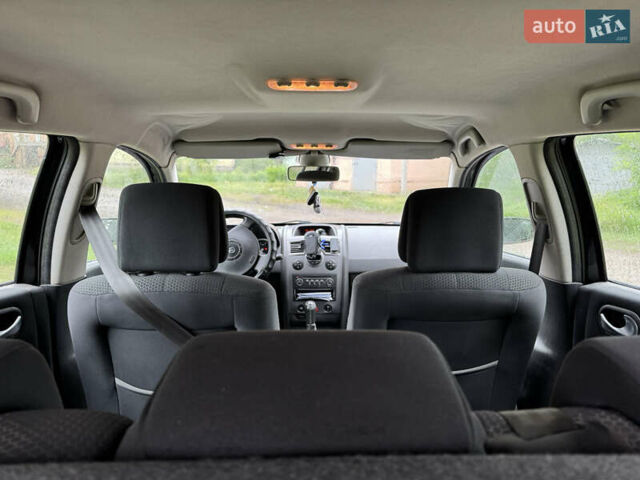 Черный Рено Меган, объемом двигателя 1.6 л и пробегом 229 тыс. км за 4000 $, фото 8 на Automoto.ua