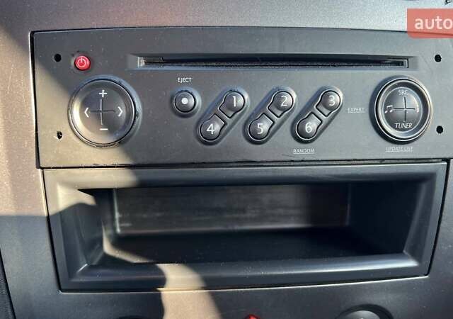 Чорний Рено Меган, об'ємом двигуна 1.6 л та пробігом 255 тис. км за 5290 $, фото 19 на Automoto.ua