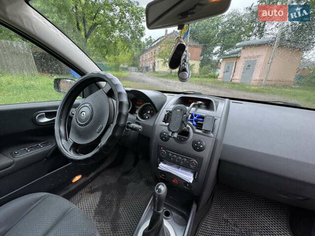 Черный Рено Меган, объемом двигателя 1.6 л и пробегом 229 тыс. км за 4000 $, фото 6 на Automoto.ua