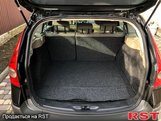 Черный Рено Меган, объемом двигателя 1.6 л и пробегом 189 тыс. км за 5400 $, фото 9 на Automoto.ua