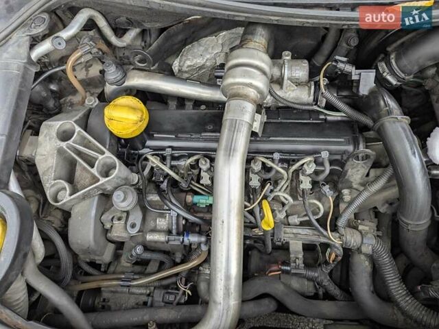 Черный Рено Меган, объемом двигателя 1.5 л и пробегом 240 тыс. км за 3700 $, фото 25 на Automoto.ua