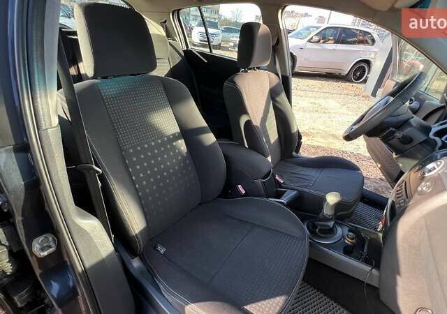 Чорний Рено Меган, об'ємом двигуна 1.6 л та пробігом 255 тис. км за 5290 $, фото 10 на Automoto.ua