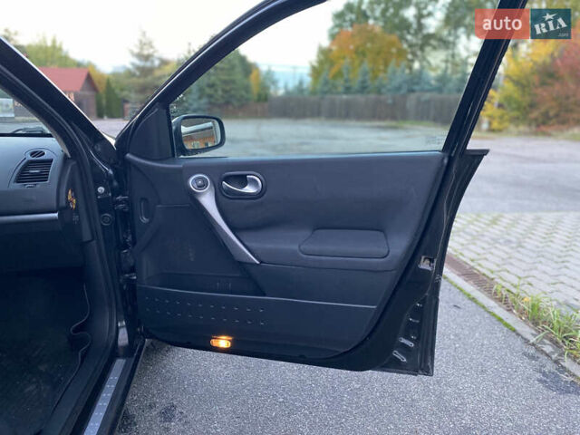 Рено Меган 2006 в Жмеренке на Automoto.ua Черный Рено Меган, объемом двигателя 1.46 л и пробегом 260 тыс. км за 3850 $, фото 8 на Automoto.ua
