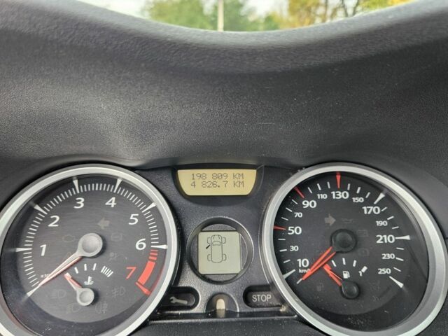 Черный Рено Меган, объемом двигателя 1.6 л и пробегом 198 тыс. км за 4750 $, фото 6 на Automoto.ua