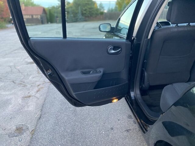 Черный Рено Меган, объемом двигателя 1.5 л и пробегом 235 тыс. км за 3850 $, фото 12 на Automoto.ua