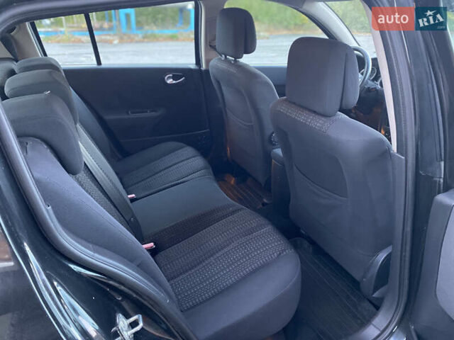 Рено Меган 2006 в Жмеренке на Automoto.ua Черный Рено Меган, объемом двигателя 1.46 л и пробегом 260 тыс. км за 3850 $, фото 11 на Automoto.ua