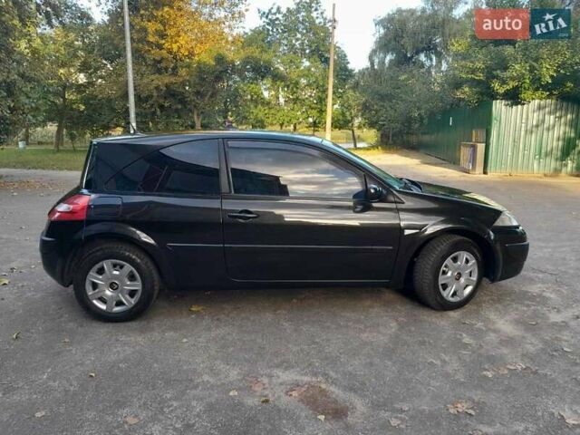 Черный Рено Меган, объемом двигателя 1.6 л и пробегом 300 тыс. км за 4300 $, фото 2 на Automoto.ua