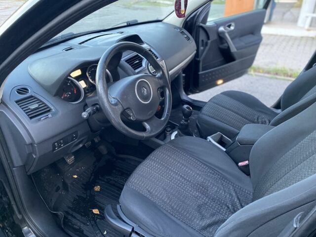 Черный Рено Меган, объемом двигателя 1.5 л и пробегом 235 тыс. км за 3850 $, фото 15 на Automoto.ua