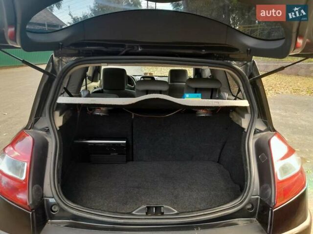 Черный Рено Меган, объемом двигателя 1.6 л и пробегом 300 тыс. км за 4300 $, фото 9 на Automoto.ua