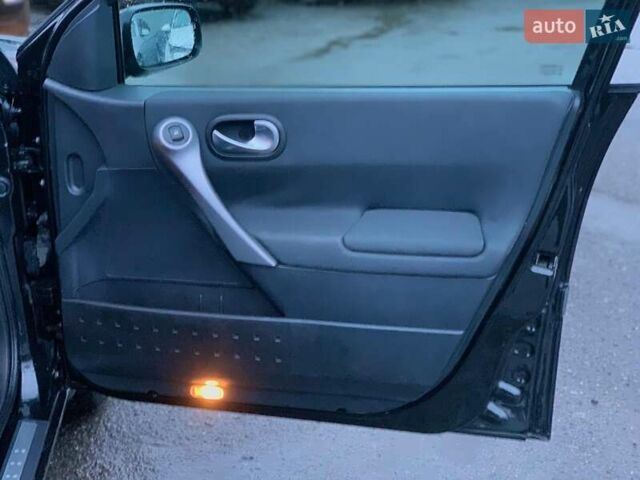 Чорний Рено Меган, об'ємом двигуна 1.6 л та пробігом 323 тис. км за 4990 $, фото 29 на Automoto.ua