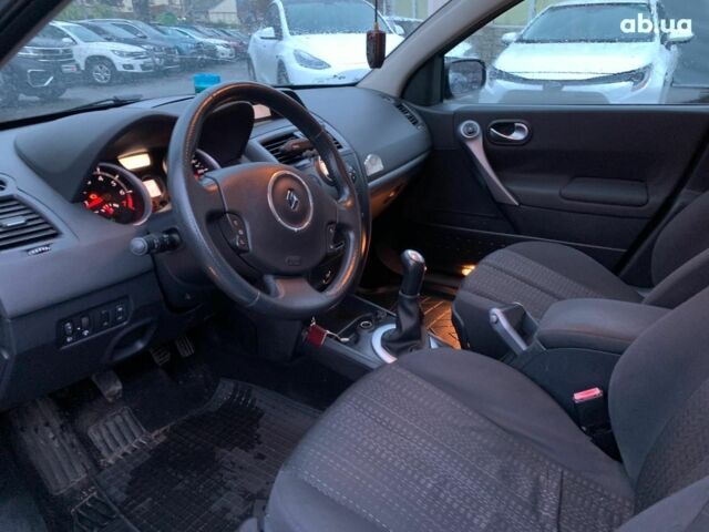 Черный Рено Меган, объемом двигателя 1.6 л и пробегом 323 тыс. км за 4990 $, фото 8 на Automoto.ua