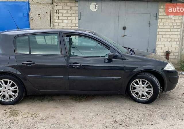 Черный Рено Меган, объемом двигателя 1.46 л и пробегом 260 тыс. км за 3100 $, фото 4 на Automoto.ua
