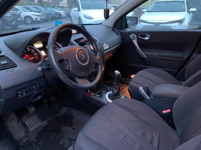 Чорний Рено Меган, об'ємом двигуна 1.6 л та пробігом 323 тис. км за 4990 $, фото 8 на Automoto.ua