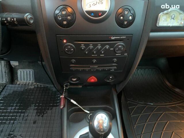 Черный Рено Меган, объемом двигателя 1.6 л и пробегом 323 тыс. км за 4990 $, фото 14 на Automoto.ua