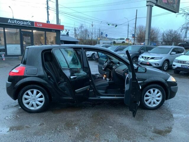 Чорний Рено Меган, об'ємом двигуна 1.6 л та пробігом 323 тис. км за 4990 $, фото 23 на Automoto.ua