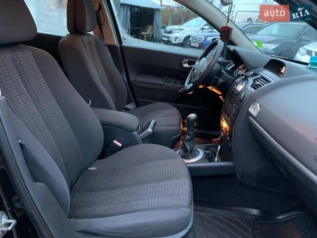 Чорний Рено Меган, об'ємом двигуна 1.6 л та пробігом 323 тис. км за 4990 $, фото 21 на Automoto.ua