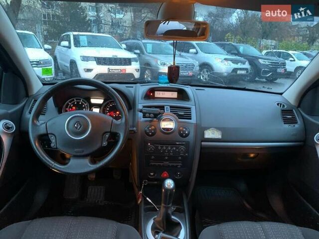 Чорний Рено Меган, об'ємом двигуна 1.6 л та пробігом 323 тис. км за 4990 $, фото 17 на Automoto.ua