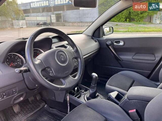 Черный Рено Меган, объемом двигателя 1.6 л и пробегом 191 тыс. км за 4700 $, фото 9 на Automoto.ua