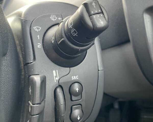 Черный Рено Меган, объемом двигателя 1.6 л и пробегом 201 тыс. км за 6300 $, фото 10 на Automoto.ua