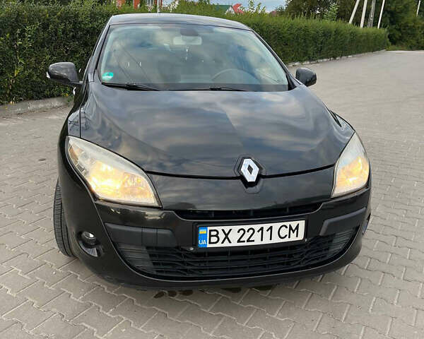 Чорний Рено Меган, об'ємом двигуна 1.6 л та пробігом 251 тис. км за 6800 $, фото 2 на Automoto.ua