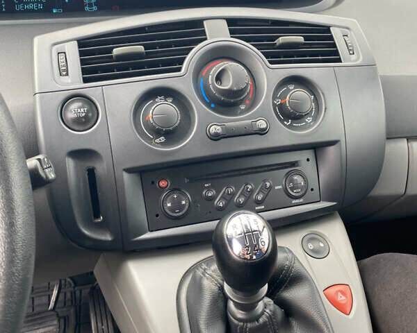 Черный Рено Меган, объемом двигателя 1.6 л и пробегом 201 тыс. км за 6300 $, фото 12 на Automoto.ua