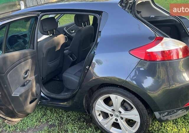 Чорний Рено Меган, об'ємом двигуна 1.6 л та пробігом 214 тис. км за 7500 $, фото 10 на Automoto.ua