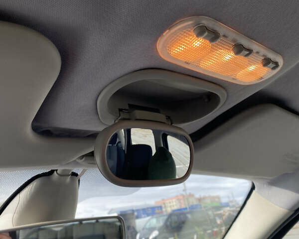 Черный Рено Меган, объемом двигателя 1.6 л и пробегом 201 тыс. км за 6300 $, фото 14 на Automoto.ua